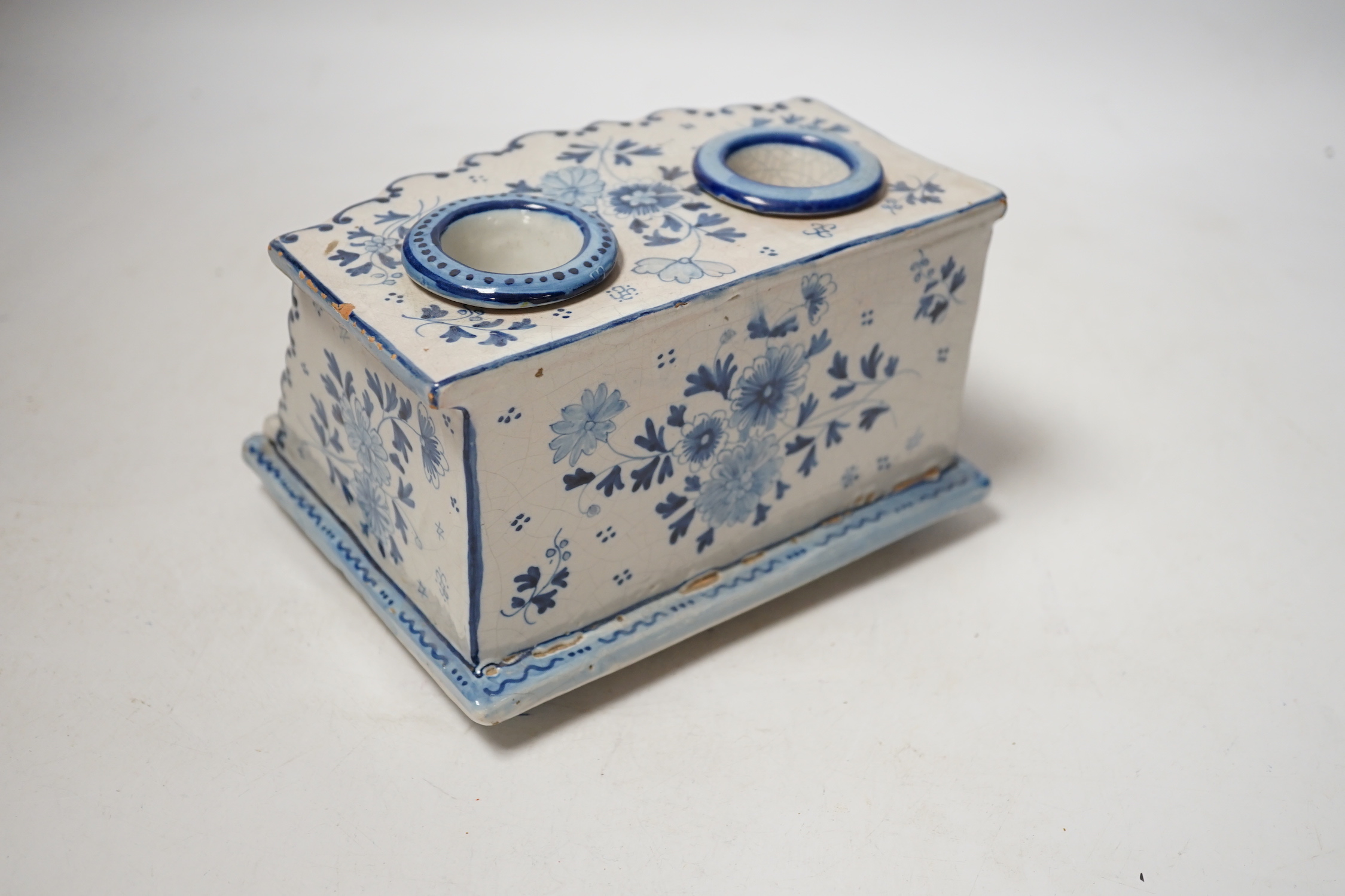 A late 19th century Delft inkstand, 18cm wide